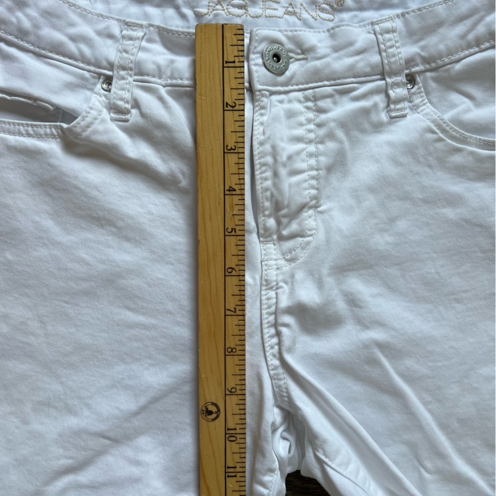 Jag Jeans White Boyfriend Shorts 6" Inseam Women's size 10 /Women's size 30 - Picture 7 of 8
